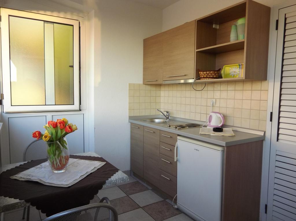 Apartments Zovko Tučepi Buitenkant foto