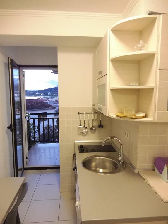 Apartments Zovko Tučepi Buitenkant foto